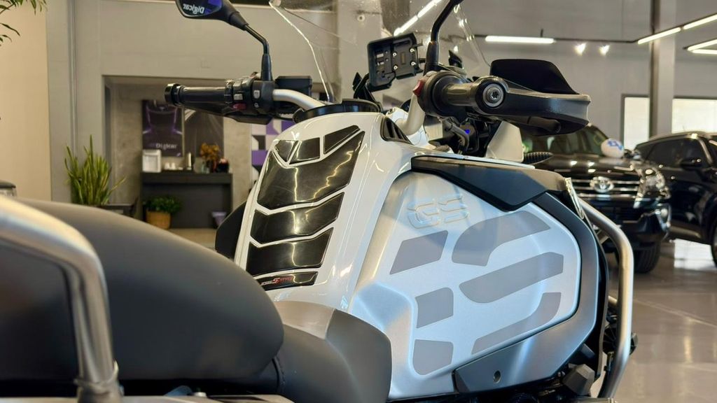 Foto número 423302 do veiculo