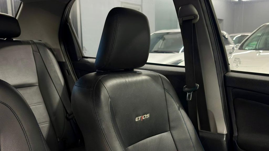 Foto número 463015 do veiculo